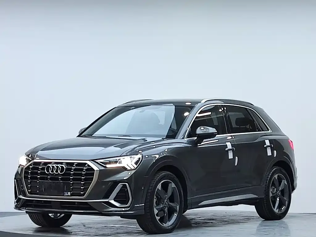 Audi Q3 — фото 1
