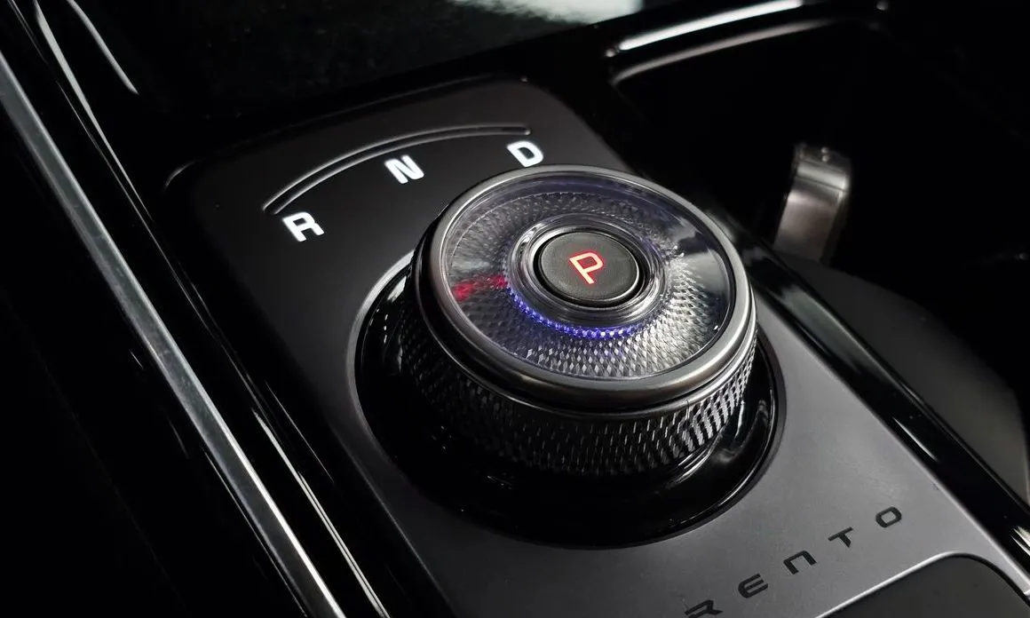 Kia Sorento — фото 8