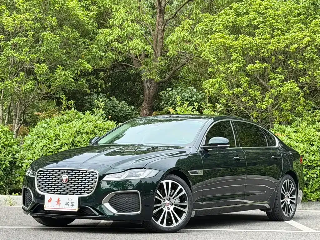 Jaguar XFL — фото 1