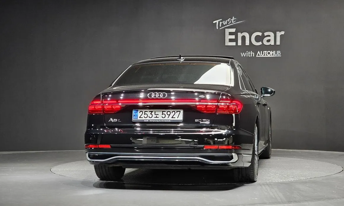 Audi A8 — фото 3