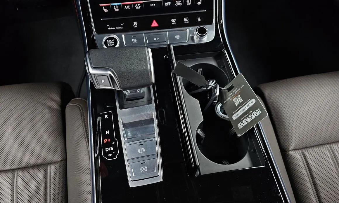Audi A8 — фото 4