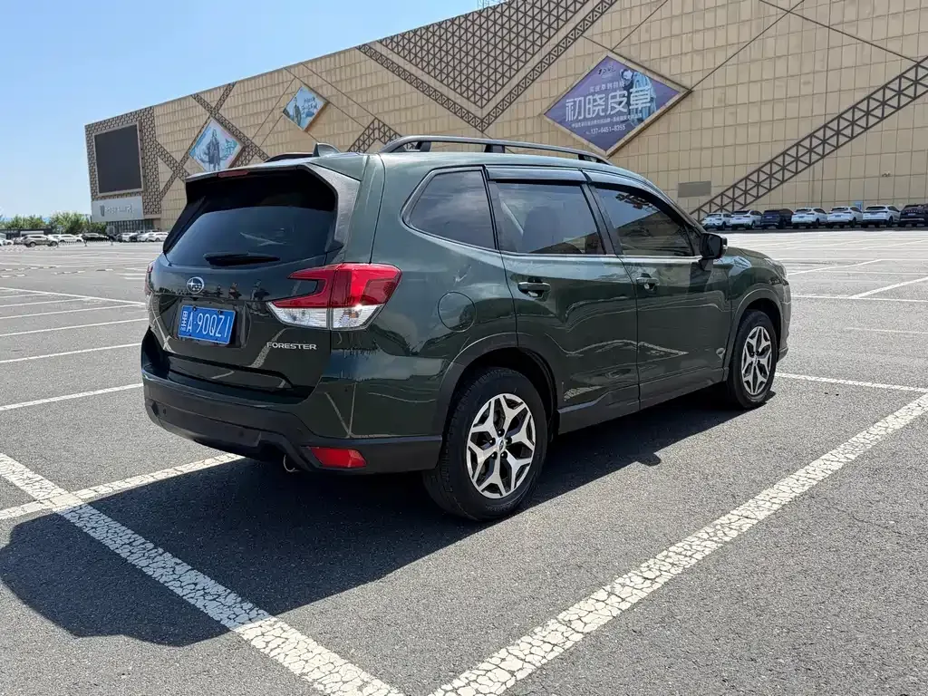 Subaru Forester — фото 8