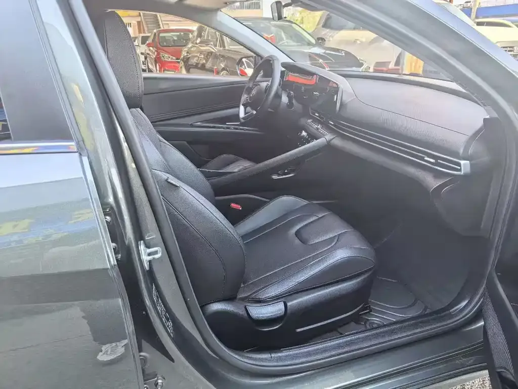Hyundai Elantra 2024 из CN, фото 2