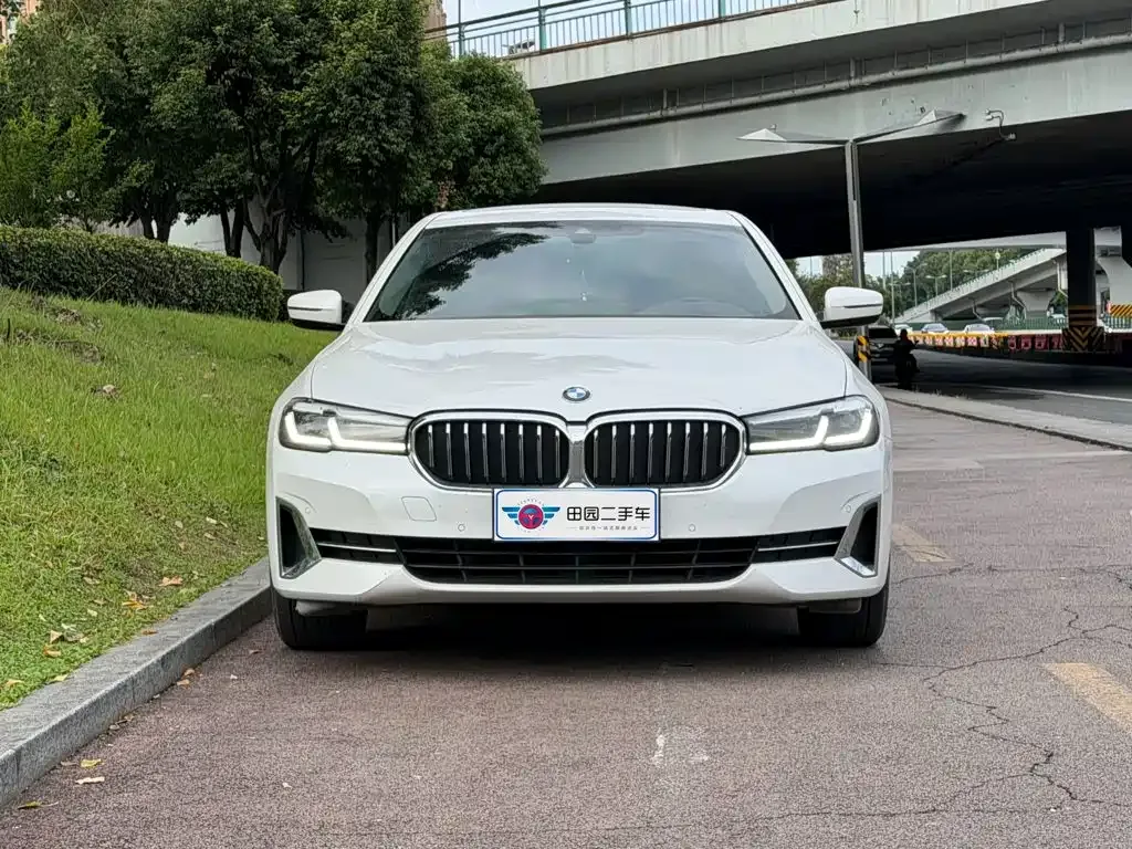BMW 5 Series — фото 10