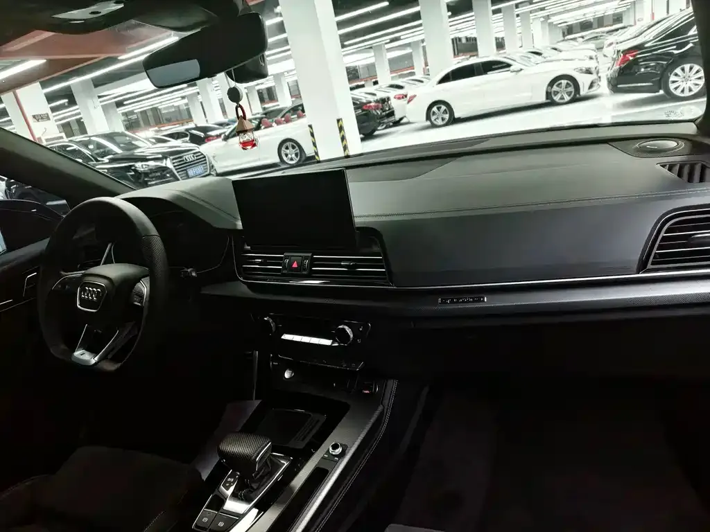 Audi Q5L Sportback — фото 2