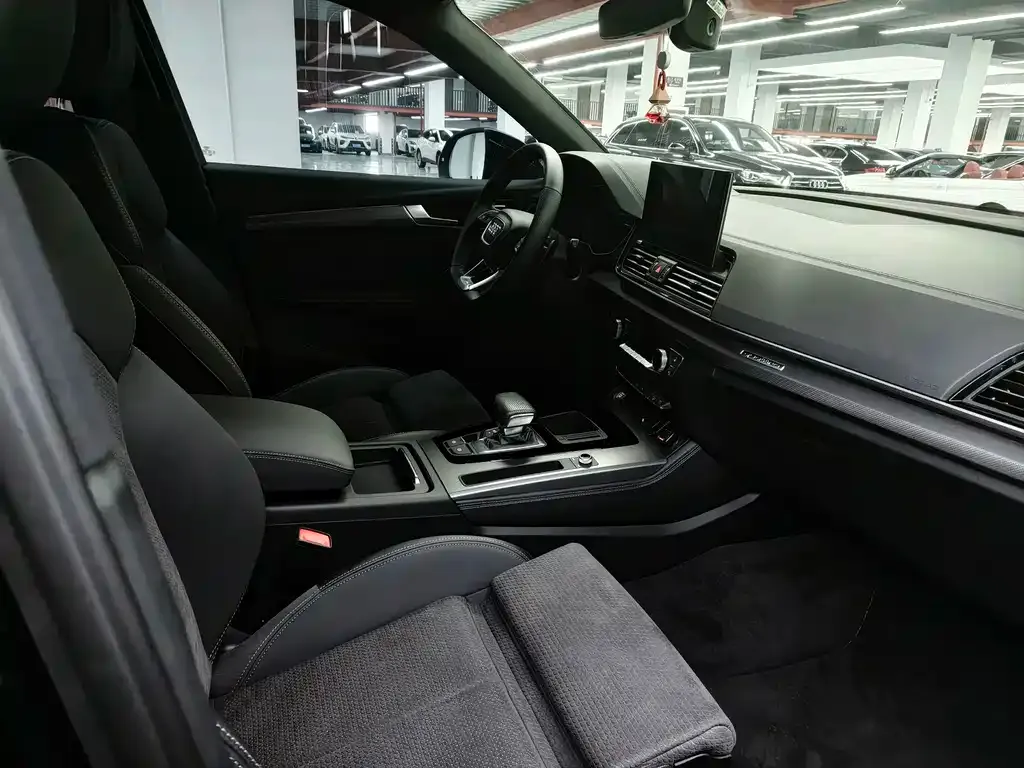 Audi Q5L Sportback — фото 8