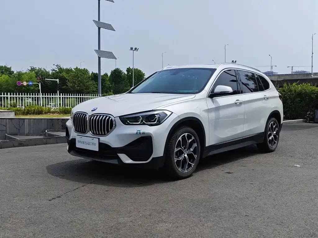 BMW X1 — фото 1