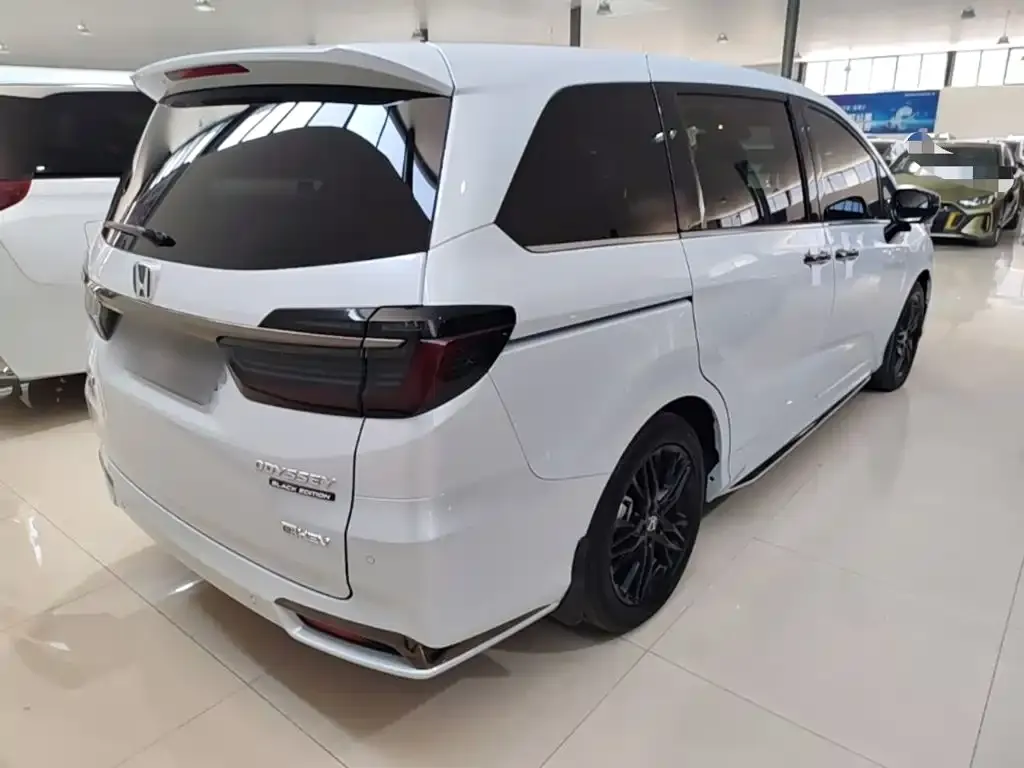 Honda Odyssey — фото 10