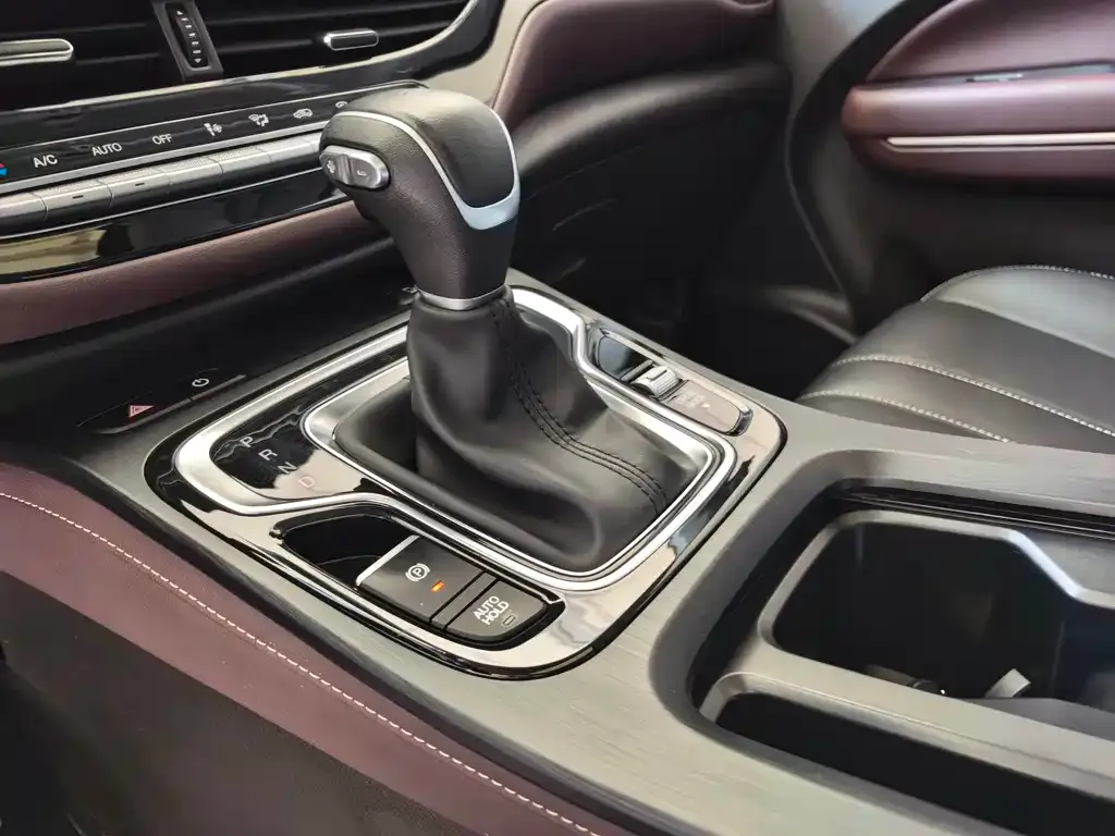 GAC Motor Trumpchi M6 — фото 2