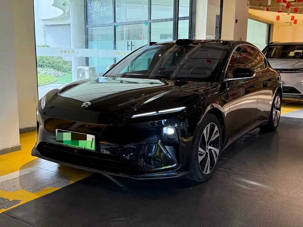 NIO ET5