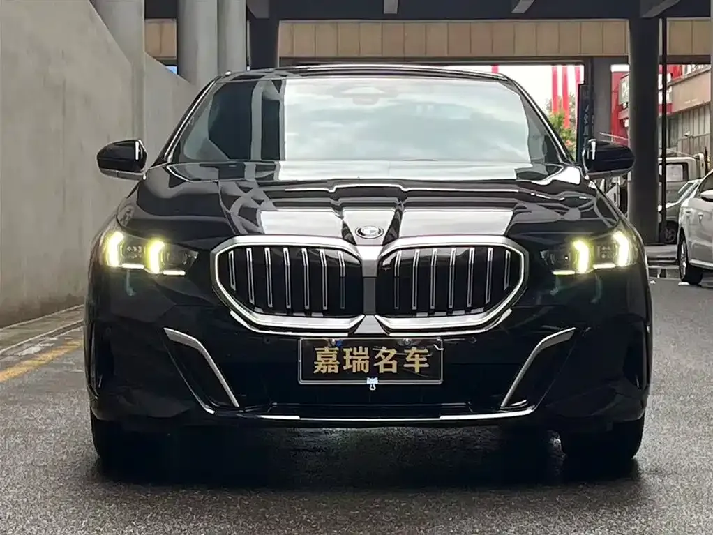 BMW 5 Series — фото 4