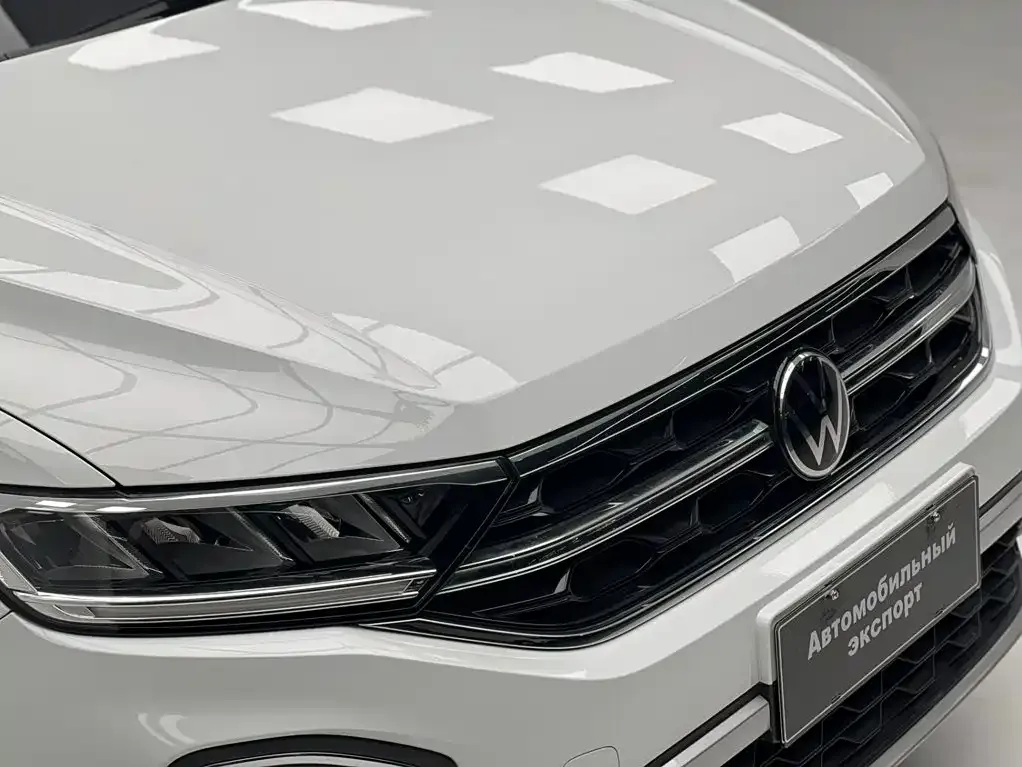 Volkswagen T-Roc — фото 6