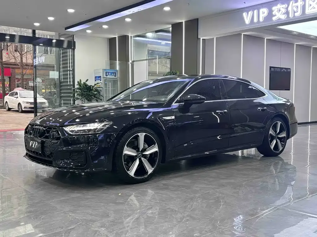 Audi A7L — фото 1