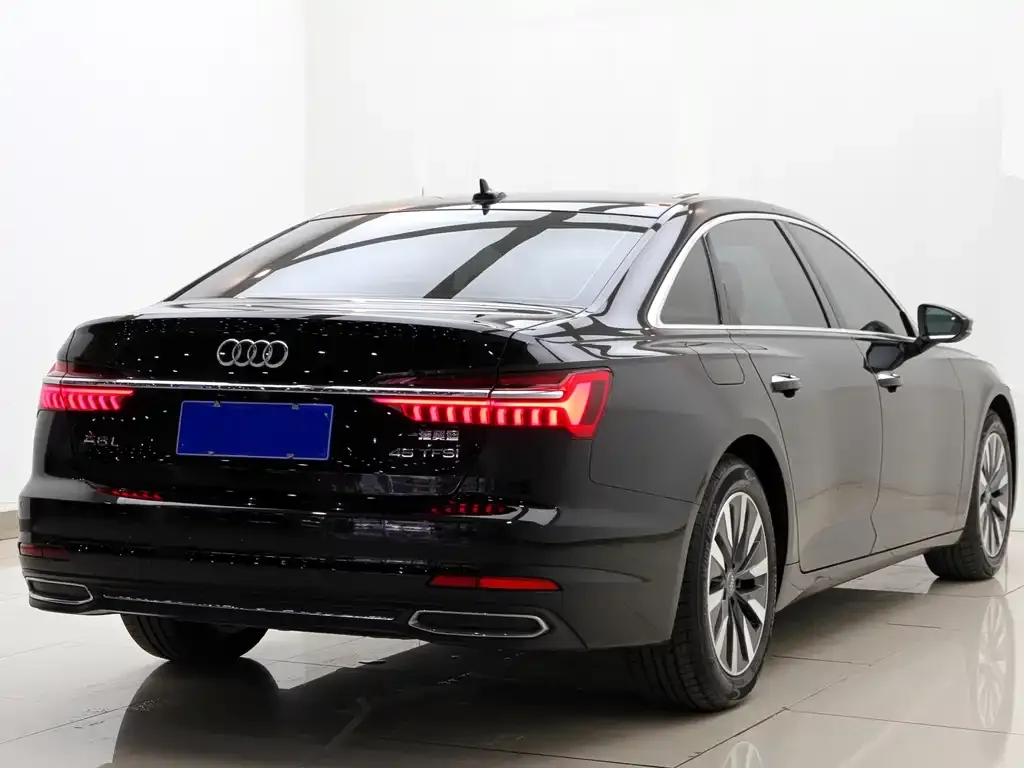 Audi A6L — фото 10