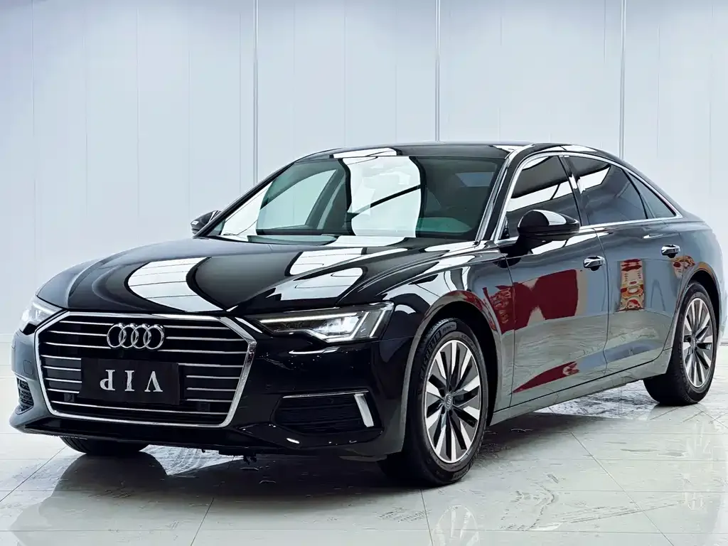 Audi A6L — фото 1