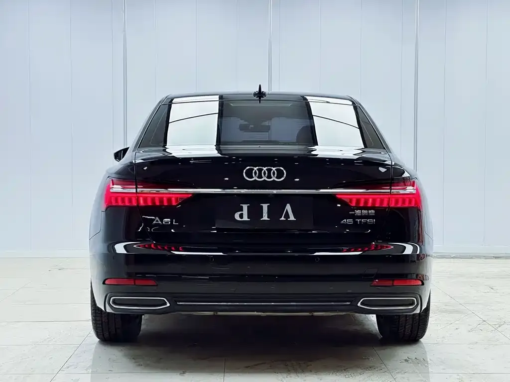 Audi A6L — фото 2