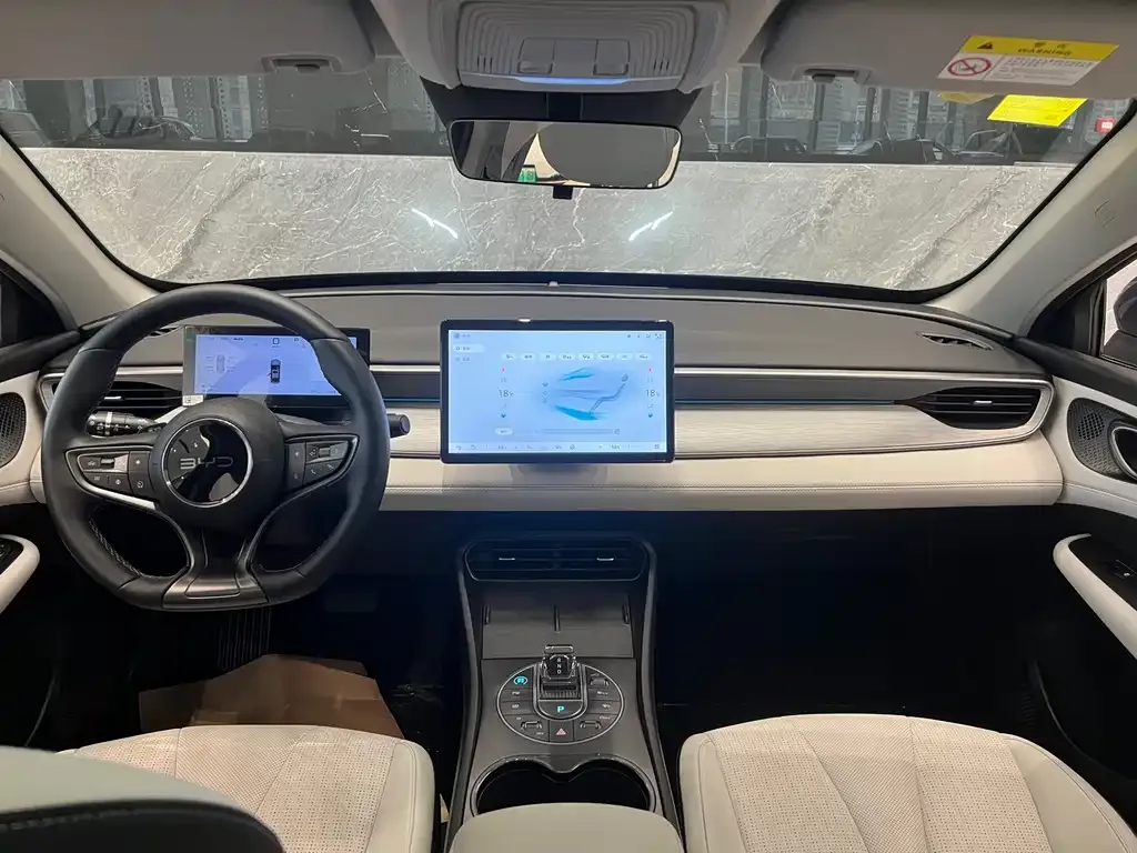 BYD Seal 05 DM-i — фото 9