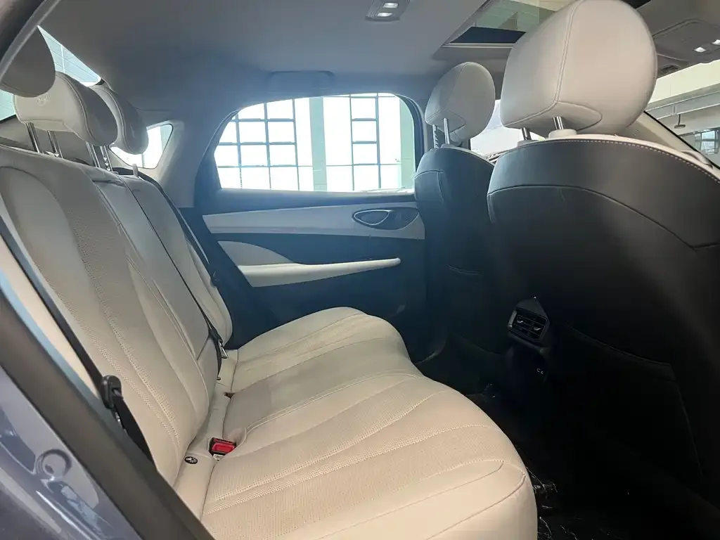 BYD Seal 05 DM-i — фото 4