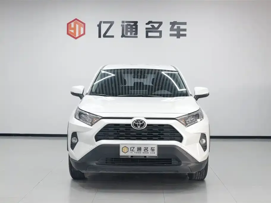 Toyota RAV4 — фото 2