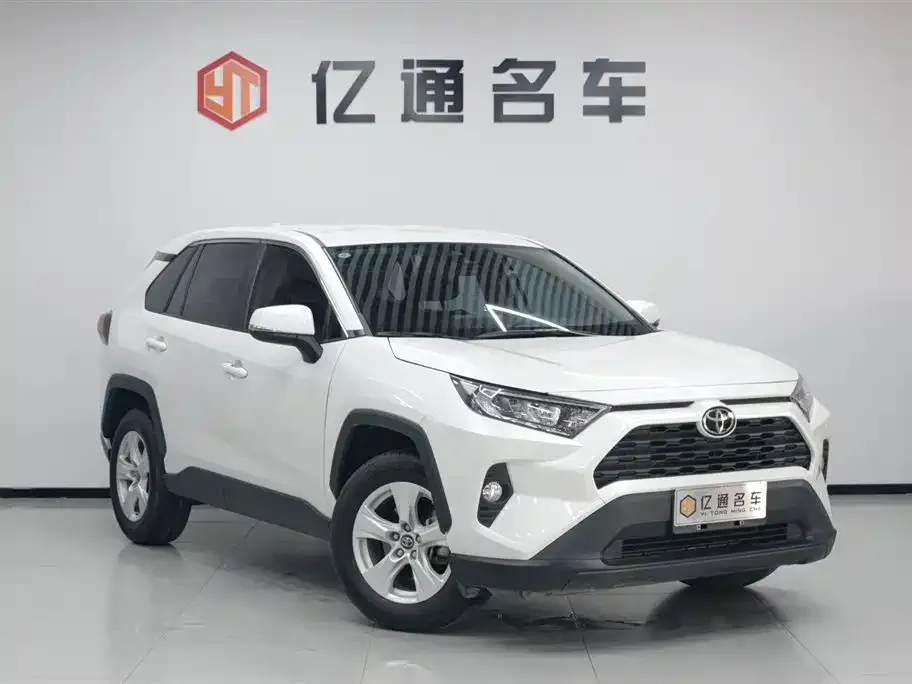 Toyota RAV4 — фото 5