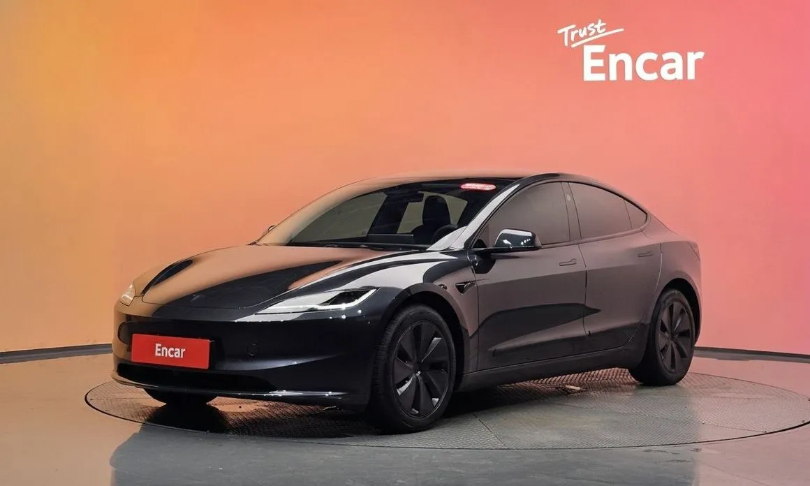 Tesla Model 3 — фото 1