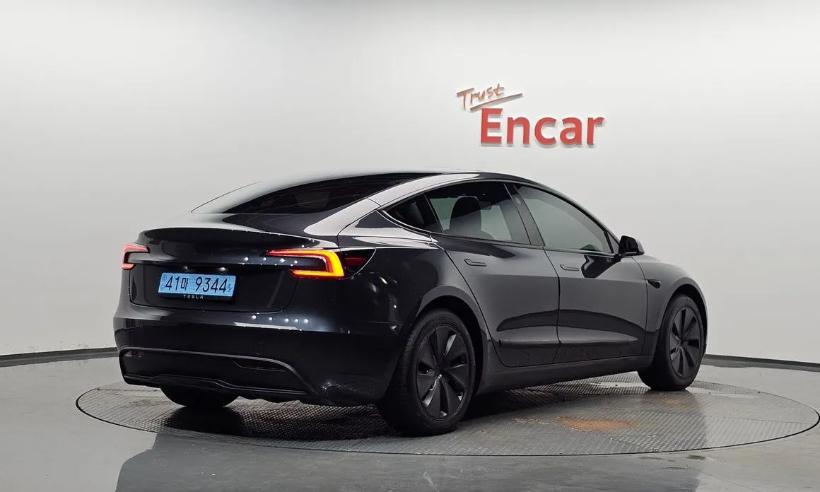 Tesla Model 3 — фото 3