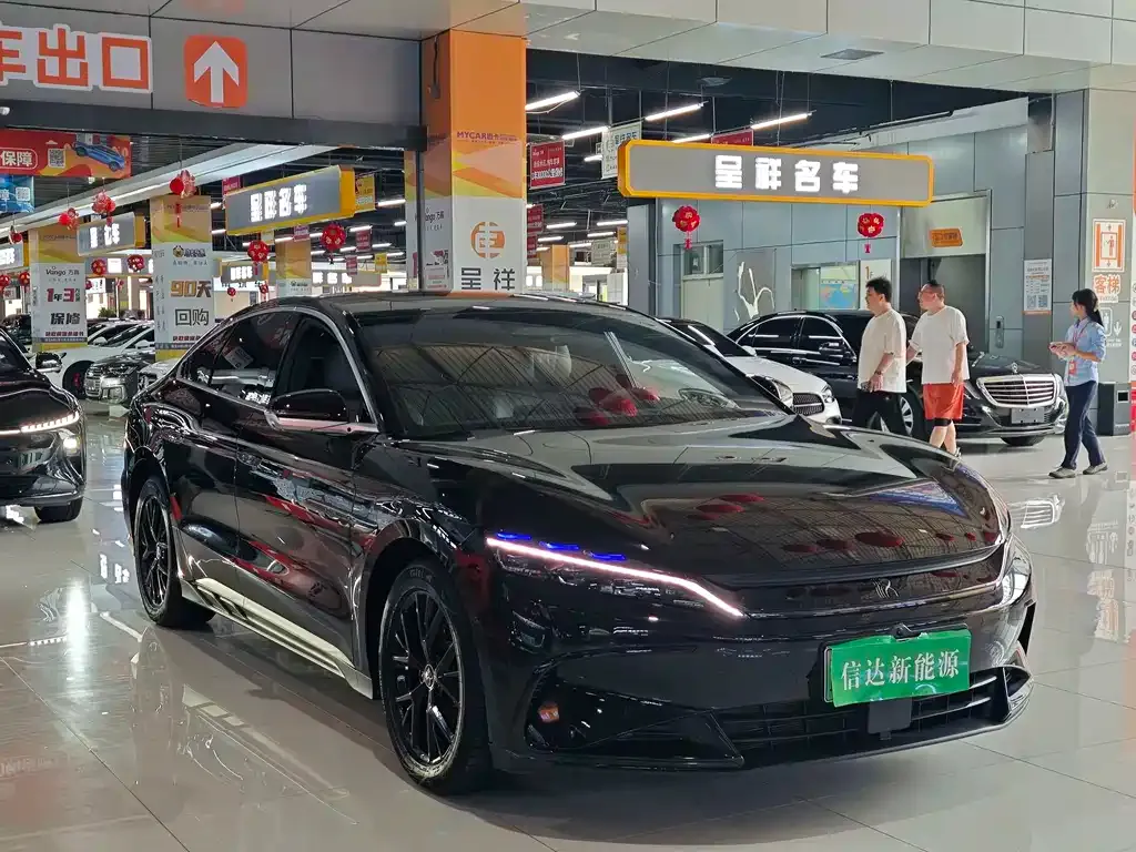 BYD Han — фото 10