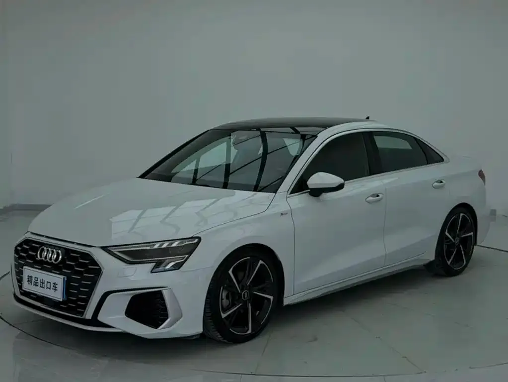 Audi A3 — фото 1