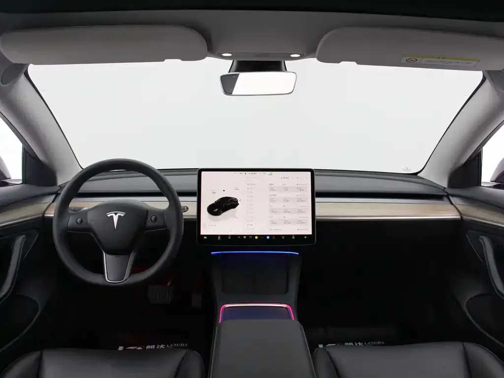 Tesla Model 3 — фото 6