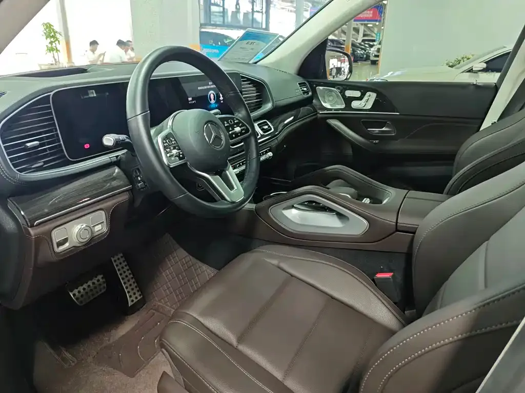 Mercedes-Benz GLS — фото 10