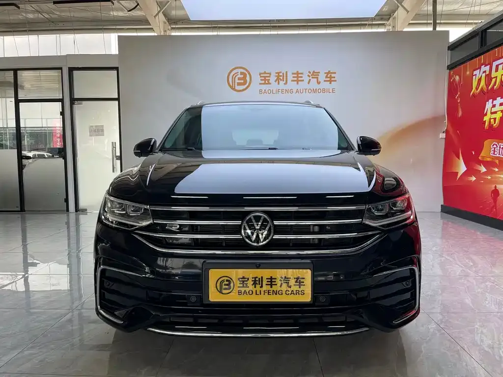 Volkswagen Tiguan L — фото 4