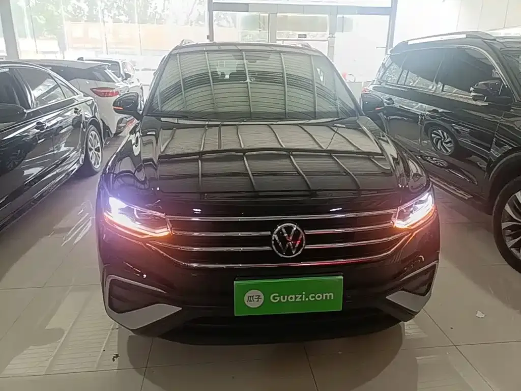 Volkswagen Tiguan L — фото 6
