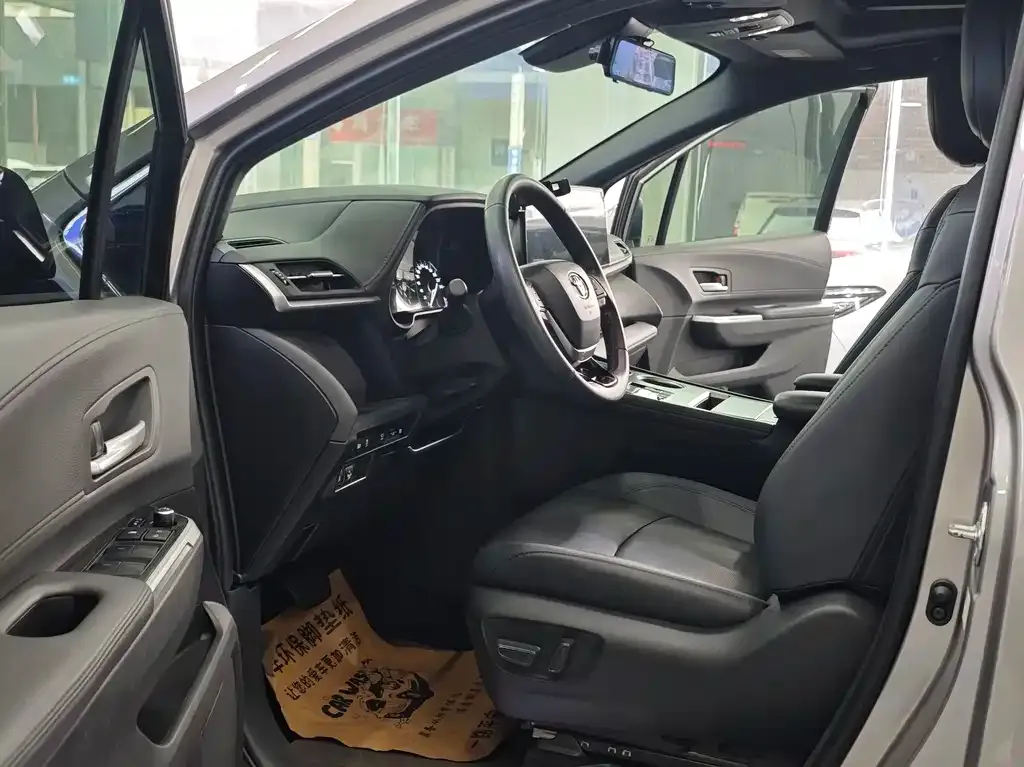 Toyota Sienna — фото 4