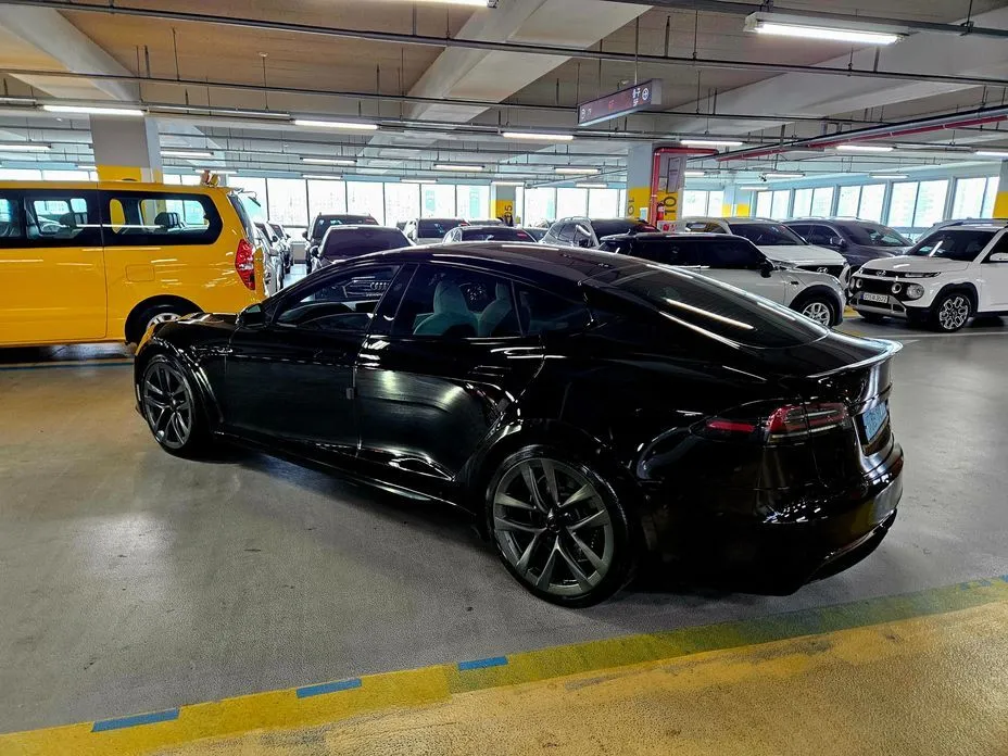 Tesla Model S — фото 5