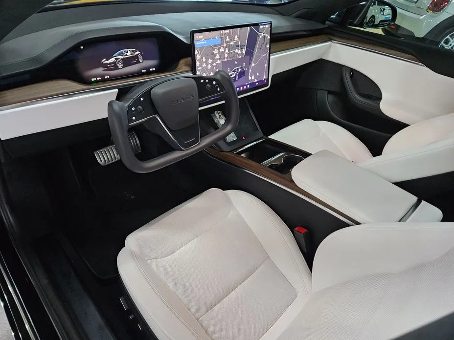 Tesla Model S — фото 3