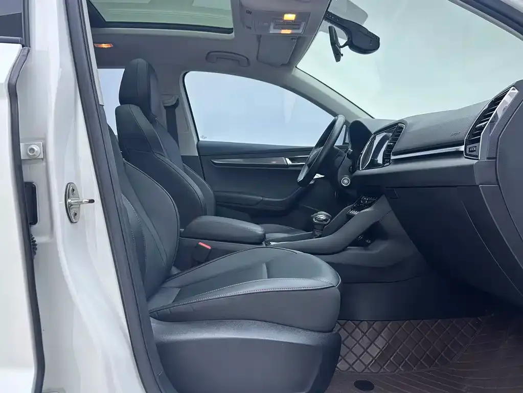Skoda Karoq — фото 10