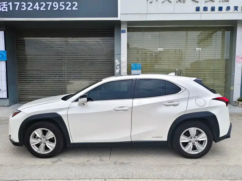 Lexus UX — фото 6