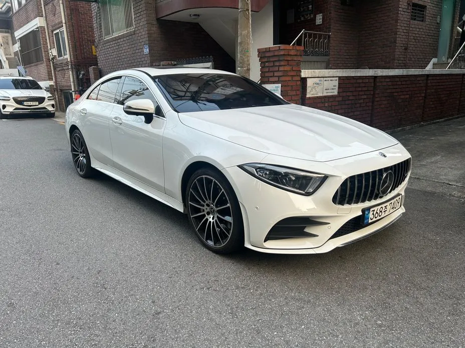 Mercedes-Benz CLS-Class — фото 1