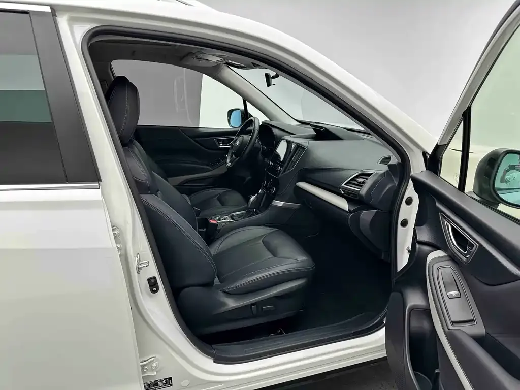 Subaru Forester — фото 9
