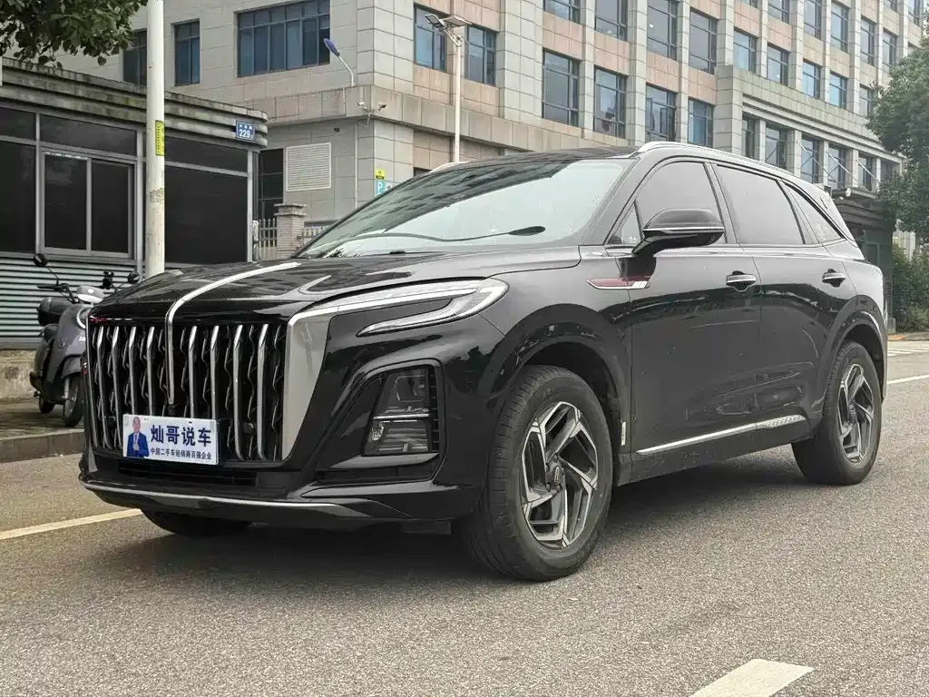 Hongqi HS3 — фото 1