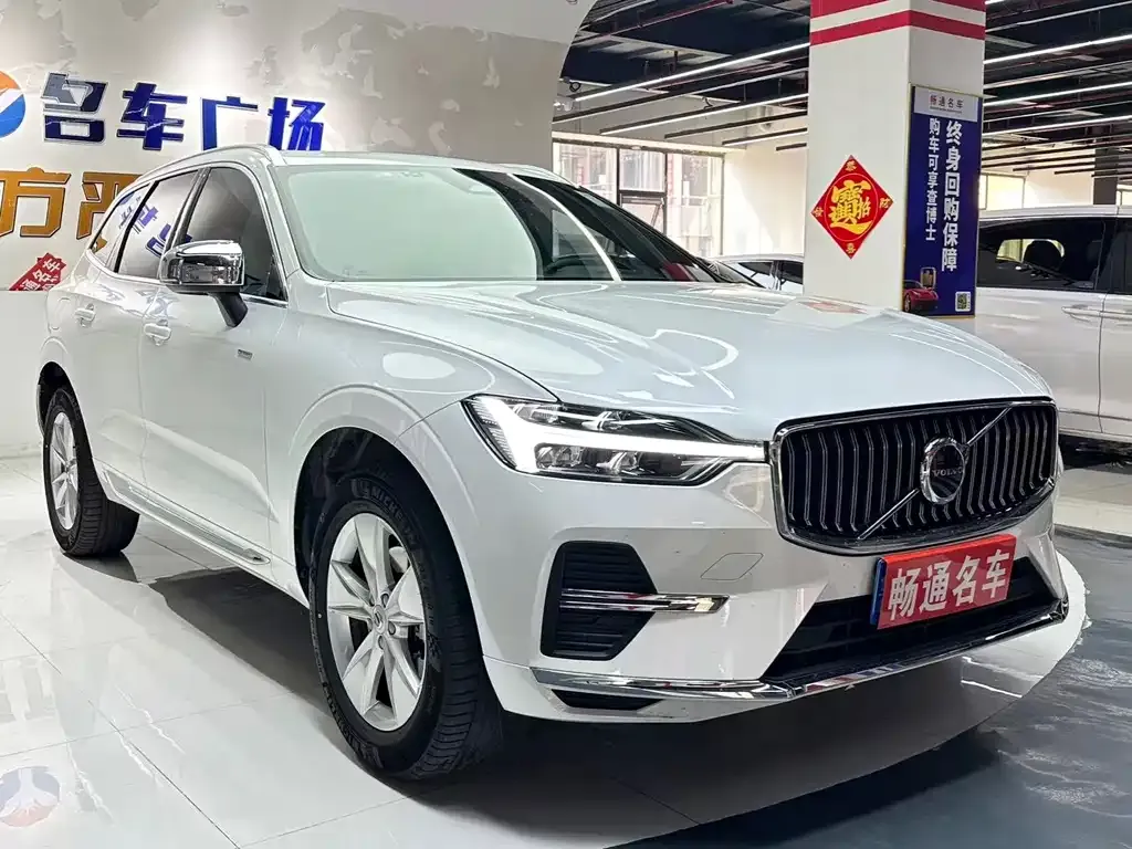 Volvo XC60 — фото 2