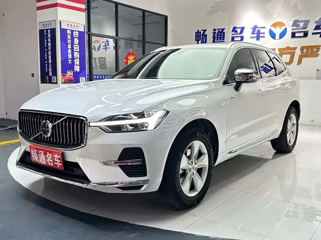 Volvo XC60 — фото 9