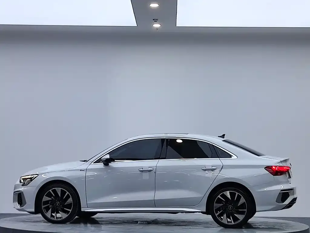 Audi A3 — фото 2