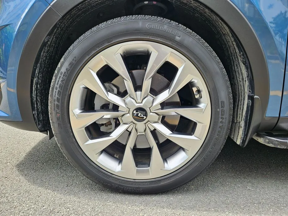 Kia Sorento — фото 6