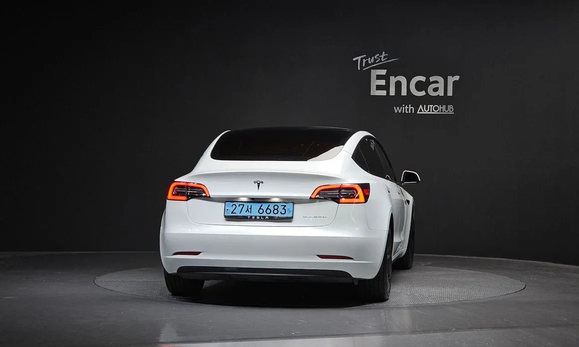 Tesla Model 3 — фото 5