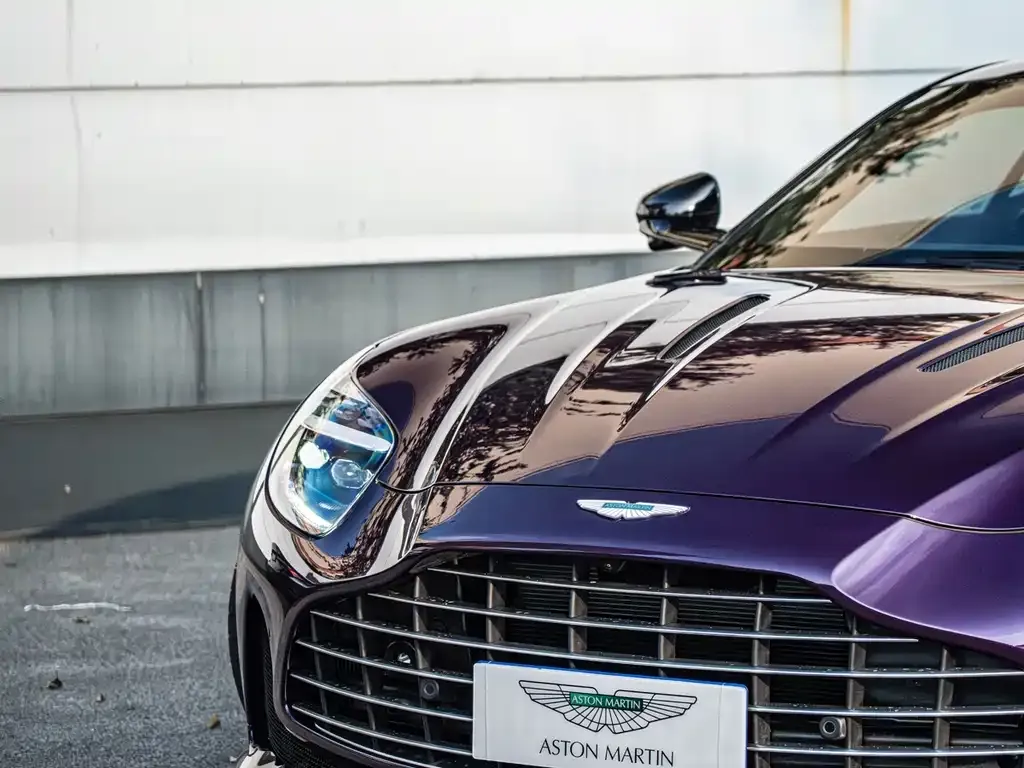 Aston Martin DB12 — фото 2
