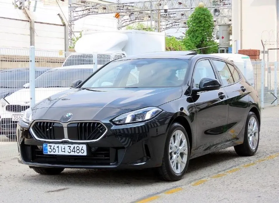 BMW 1-Series 2025 из KR, фото 2