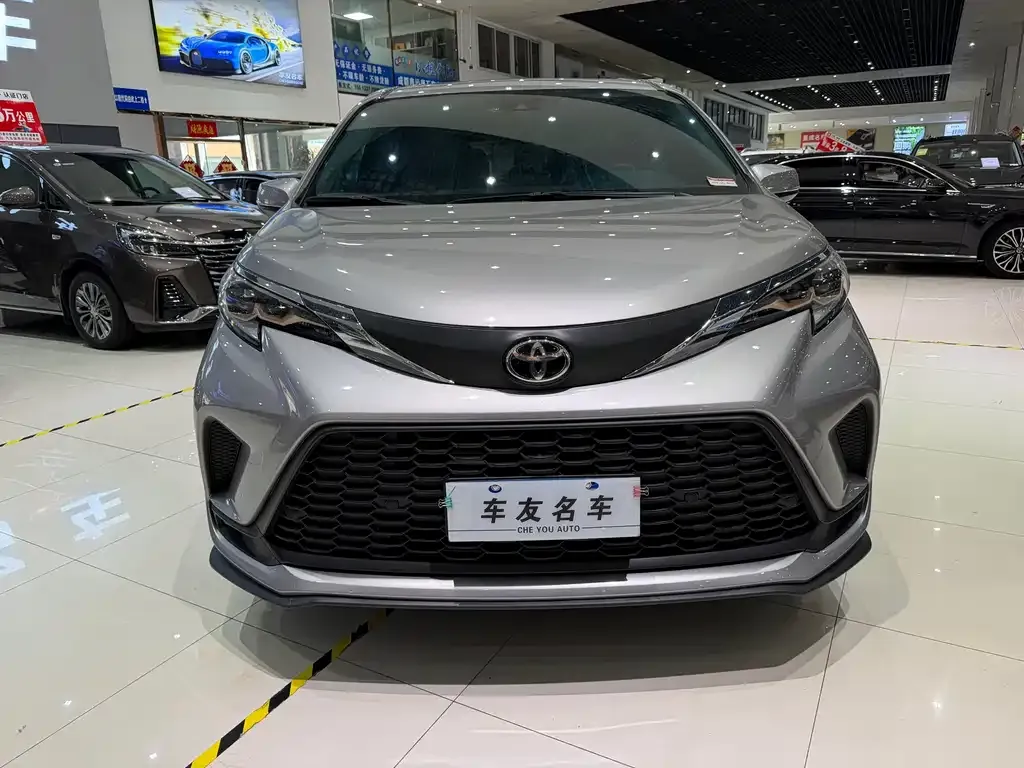 Toyota Granvia 2024 из CN, фото 2
