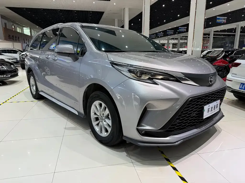 Toyota Granvia 2024 из CN, фото 9