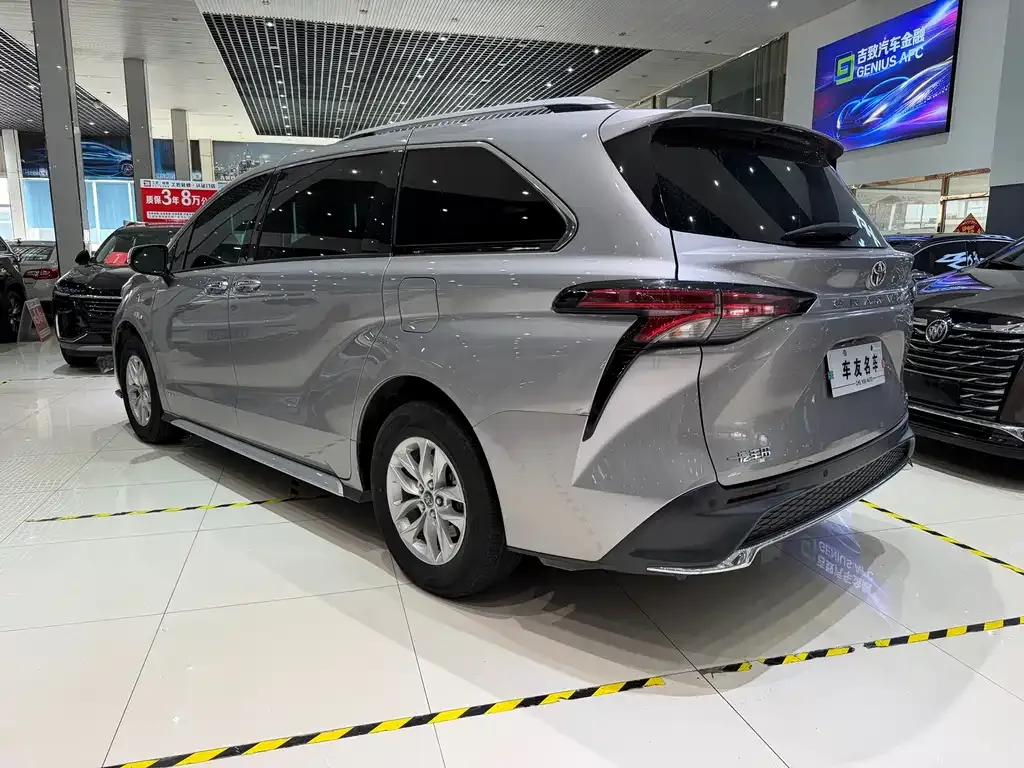 Toyota Granvia 2024 из CN, фото 7